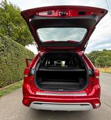 Mitsubishi Outlander 2.4 MIVEC PLUG-IN HYBRID 4WD Plus ... - Mitsubishi Outlander von privat