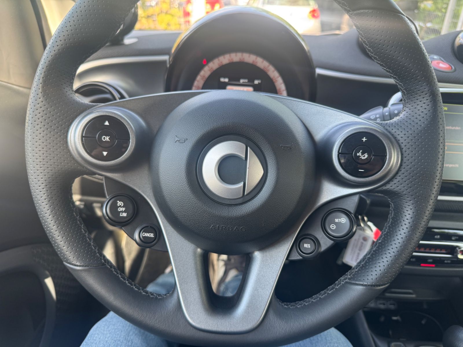 Fahrzeugabbildung Smart ForTwo fortwo coupe EQ Klima+22KW+Tempomat