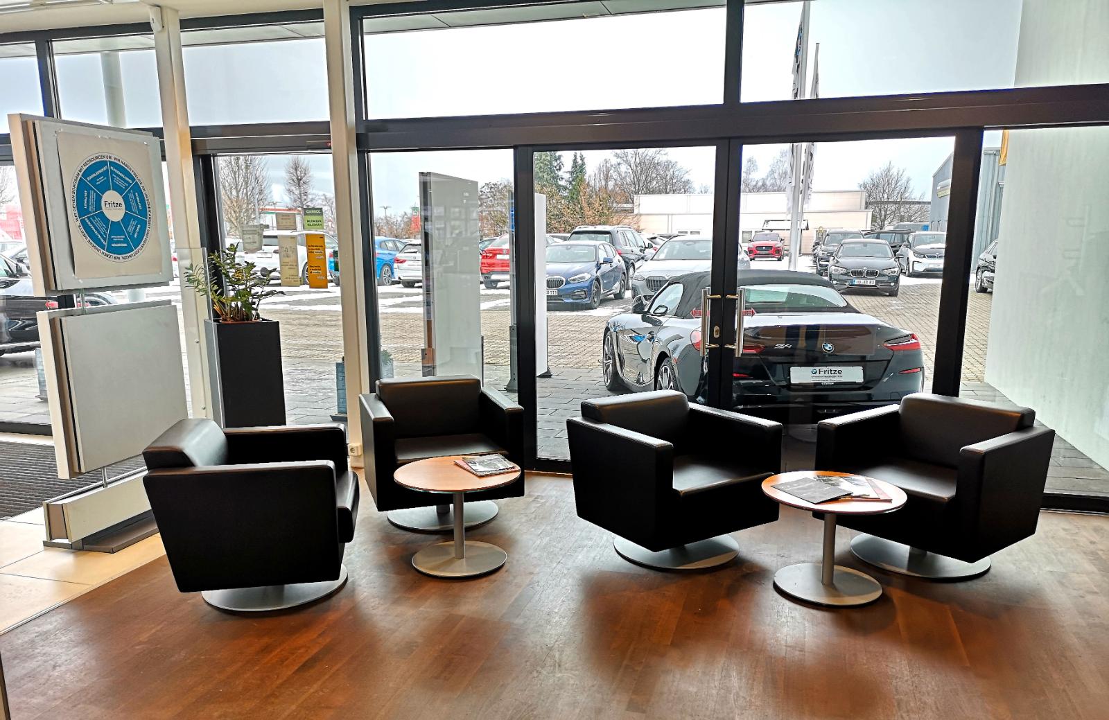 showroom-image-top