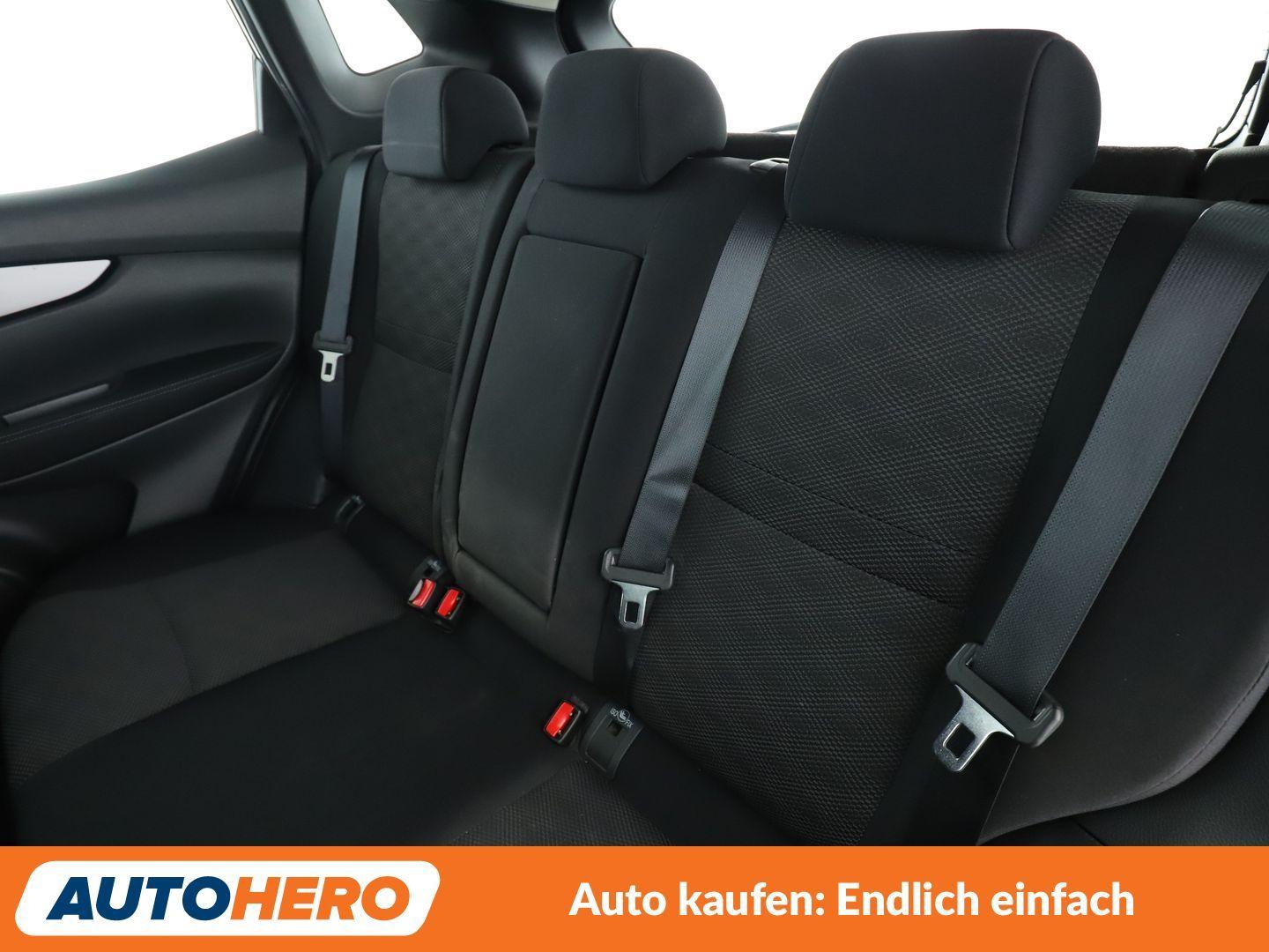 Nissan Qashqai 1.2 Acenta Aut.*NAVI*CAM*SPUR*PDC*SHZ*
