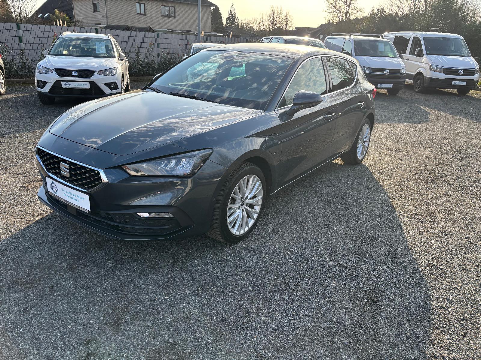 Seat LEON XCELLENCE e-HYB. LED/NAVI/R-KAM/LENKRADHEIZ