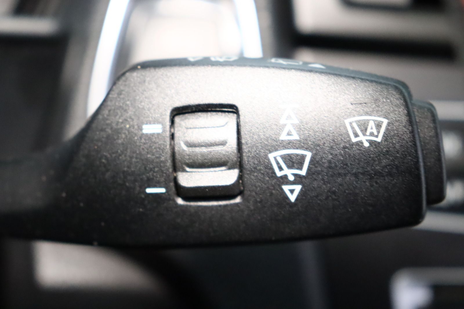 Fahrzeugabbildung BMW 118 d Sport-line * Bi-Xenon * PDC * Tempomat