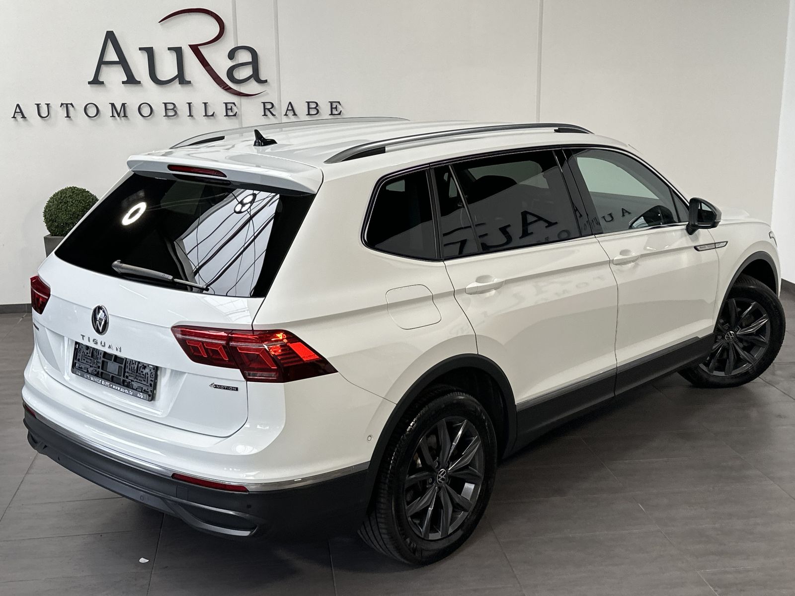 Fahrzeugabbildung Volkswagen Tiguan Allspace 4M Life 7Sitzer NAV+LED+H&K+360°