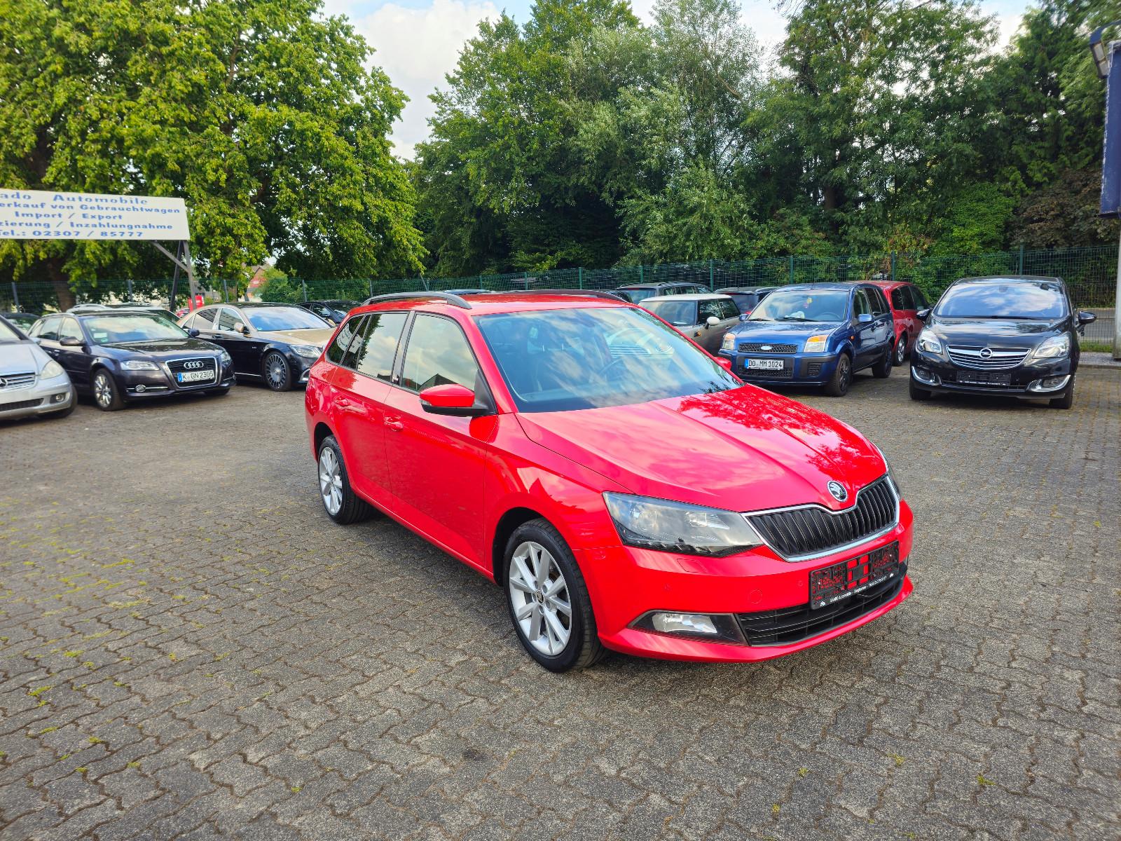 Skoda Fabia Combi Joy Bi-Xenon* Navi*16"Alufelgen