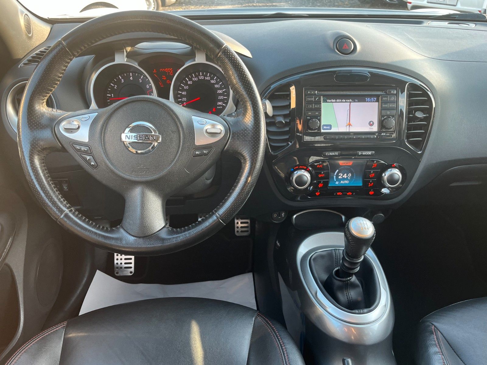 Fahrzeugabbildung Nissan Juke 1.6 Navi Leder Rückfahrkamera Tempo Keyless