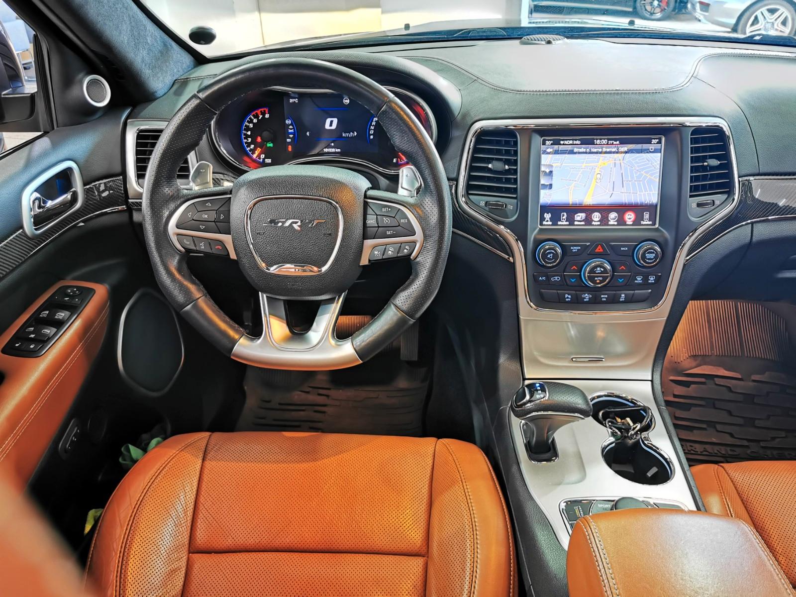 Jeep Grand Cherokee SRT 6.4 V8 HEMI 468 ch • 4x4 • Skyhook • Harman Kardon • Toit Panoramique