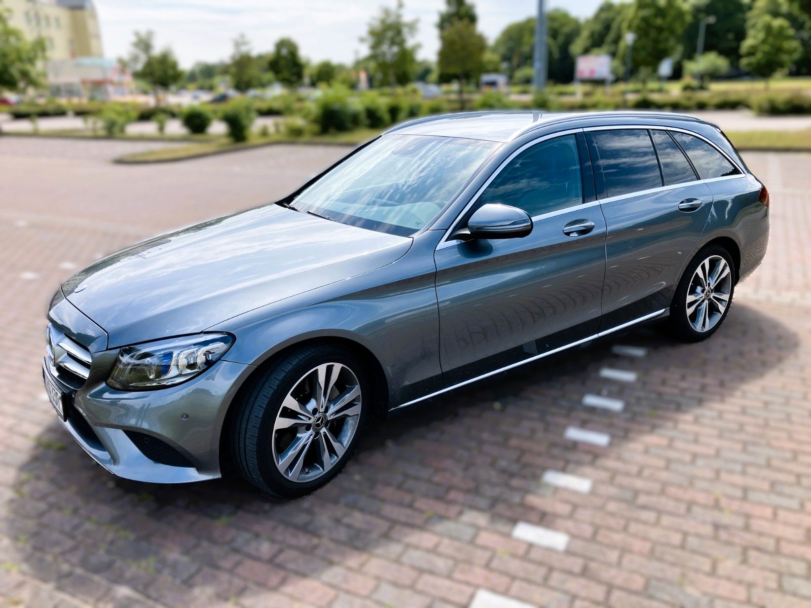MERCEDES-BENZ C 300 d T Avantgarde Command Multibeam