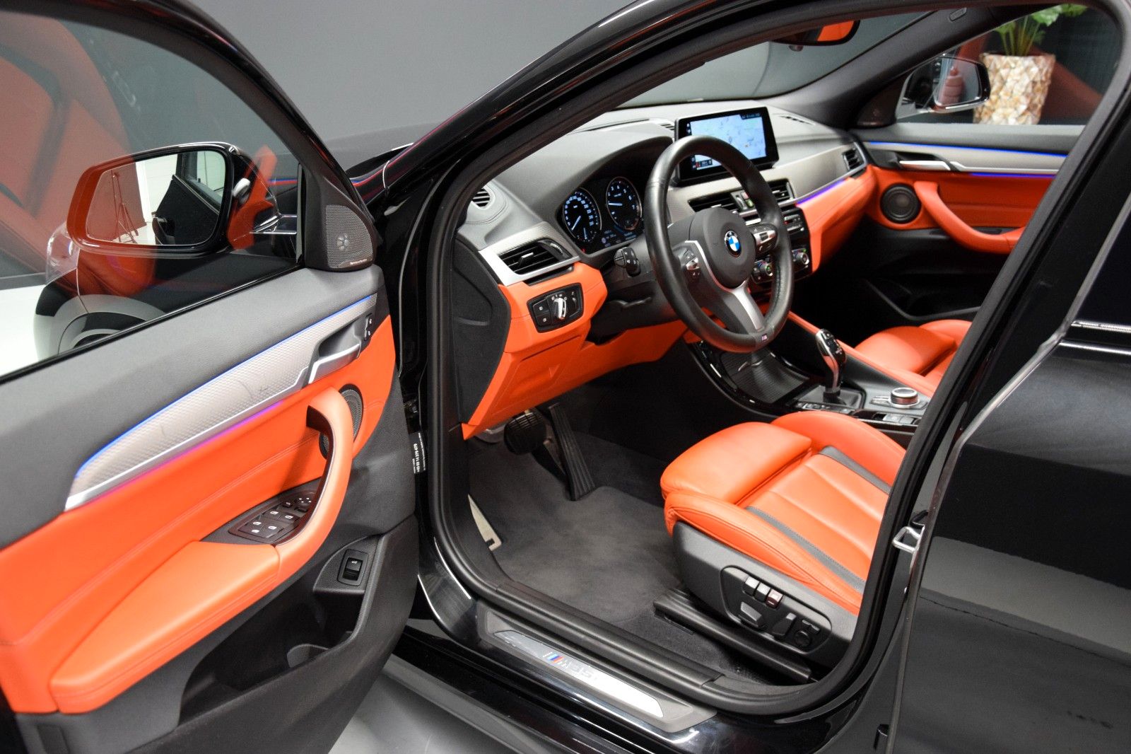 Fahrzeugabbildung BMW X2 xDrive M35i Pano ACC HuD h/k Schalensitze LED