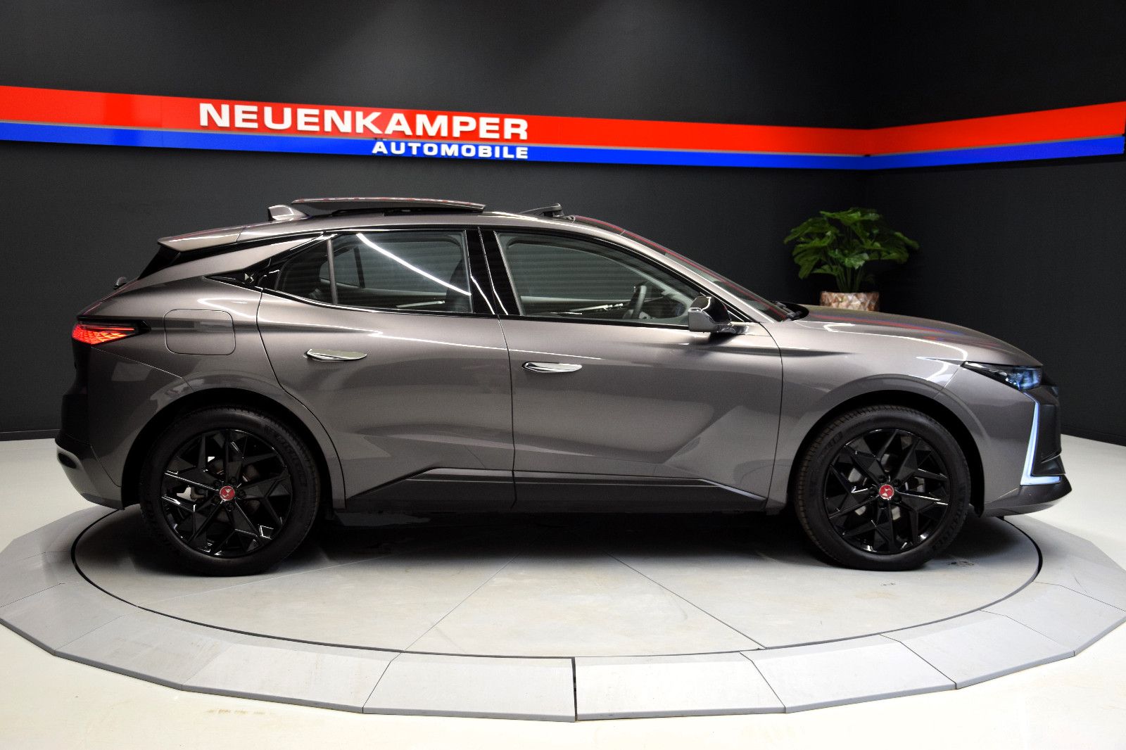 Fahrzeugabbildung DS Automobiles DS4 Performance Line Pano Sitzheizung