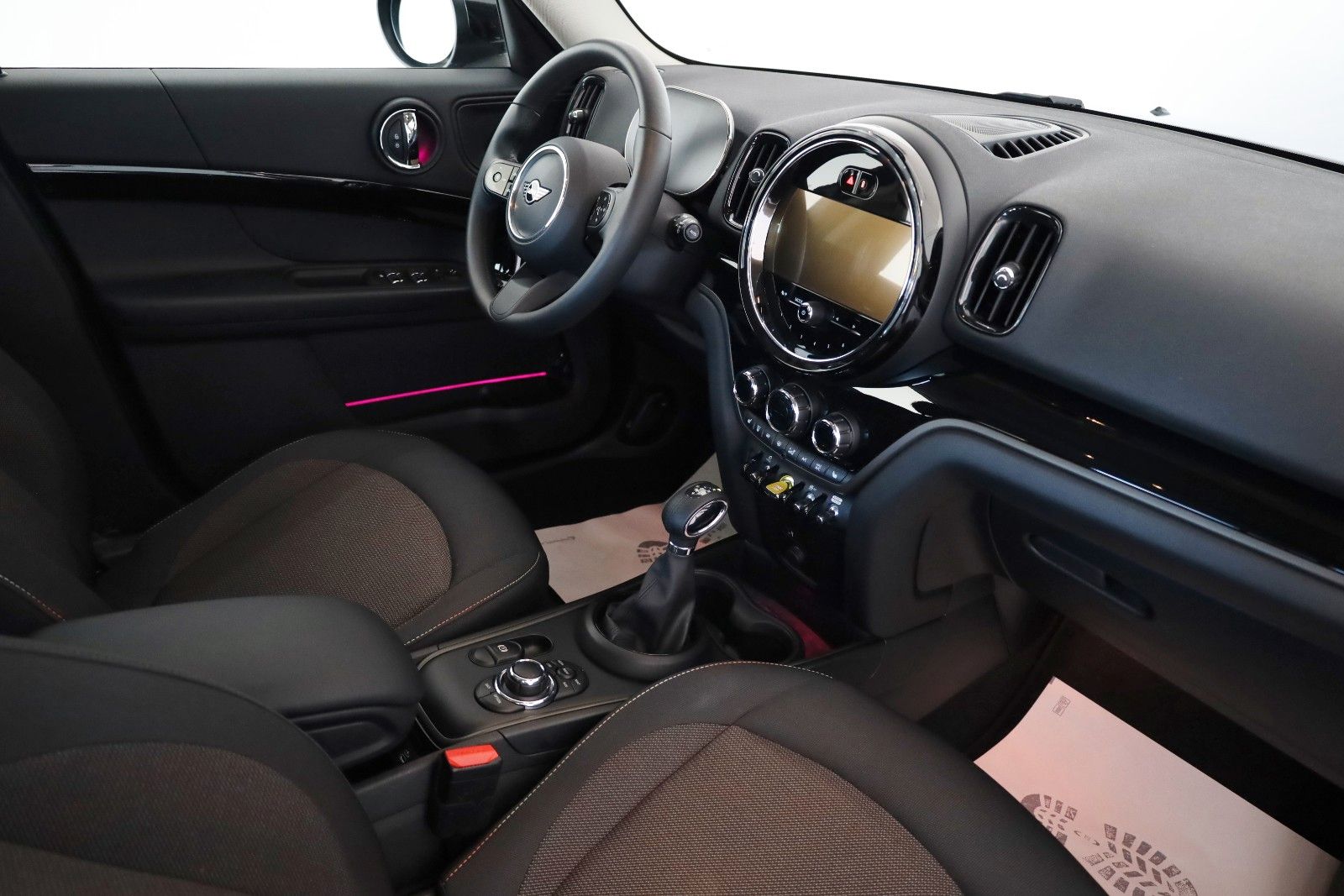 Fahrzeugabbildung MINI Countryman Cooper SE Essential Trim All4,ACC,Nav