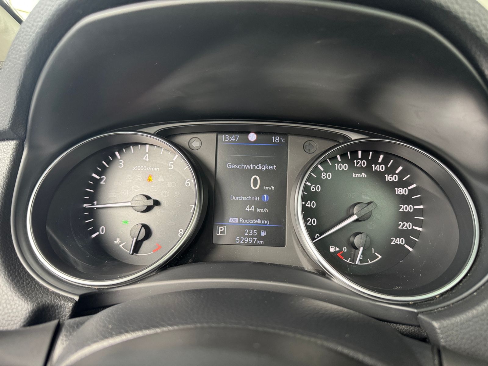 Fahrzeugabbildung Nissan Qashqai Akari PANO RFK AHK NAVI ALU