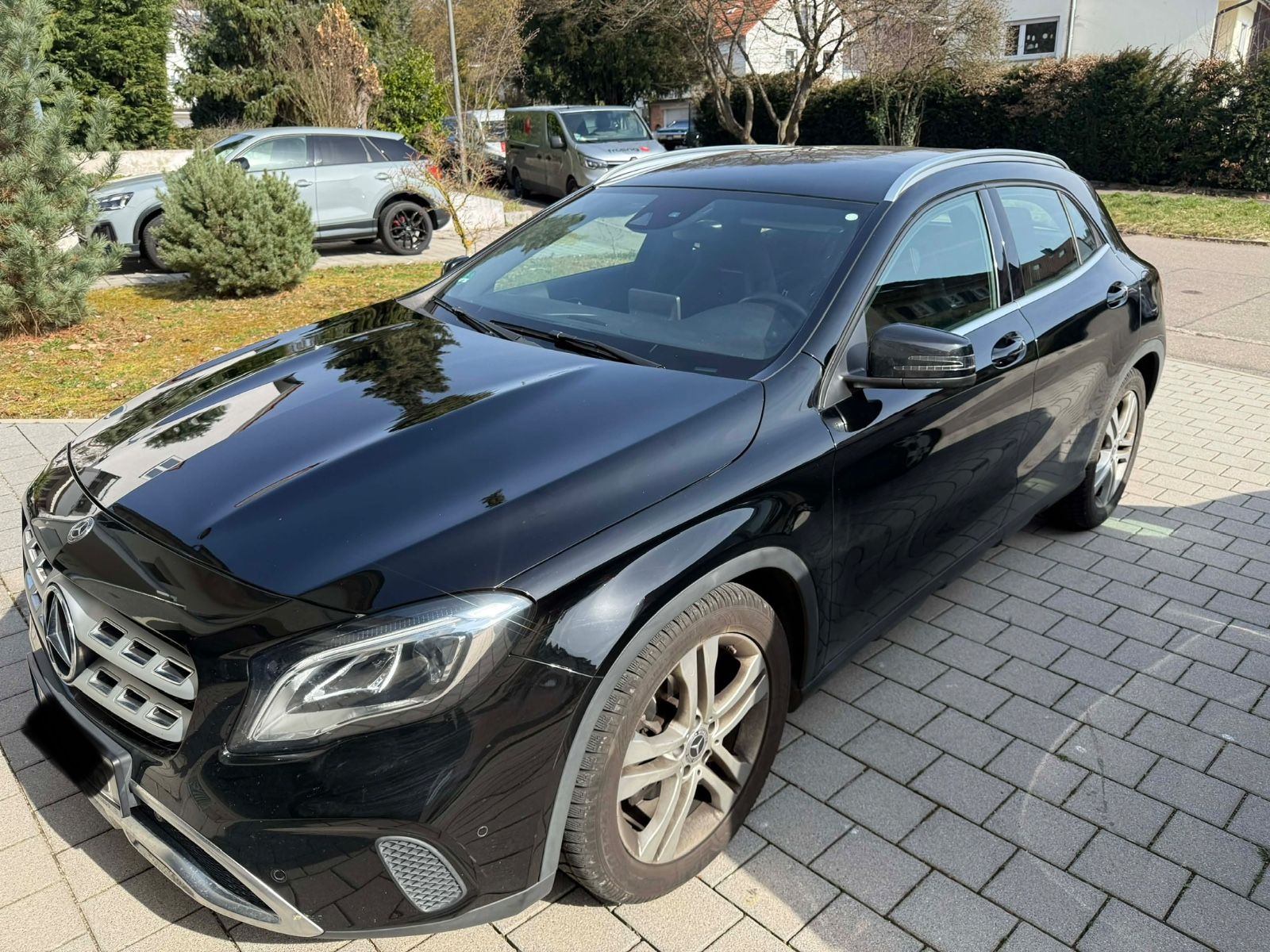 MERCEDES-BENZ GLA 200