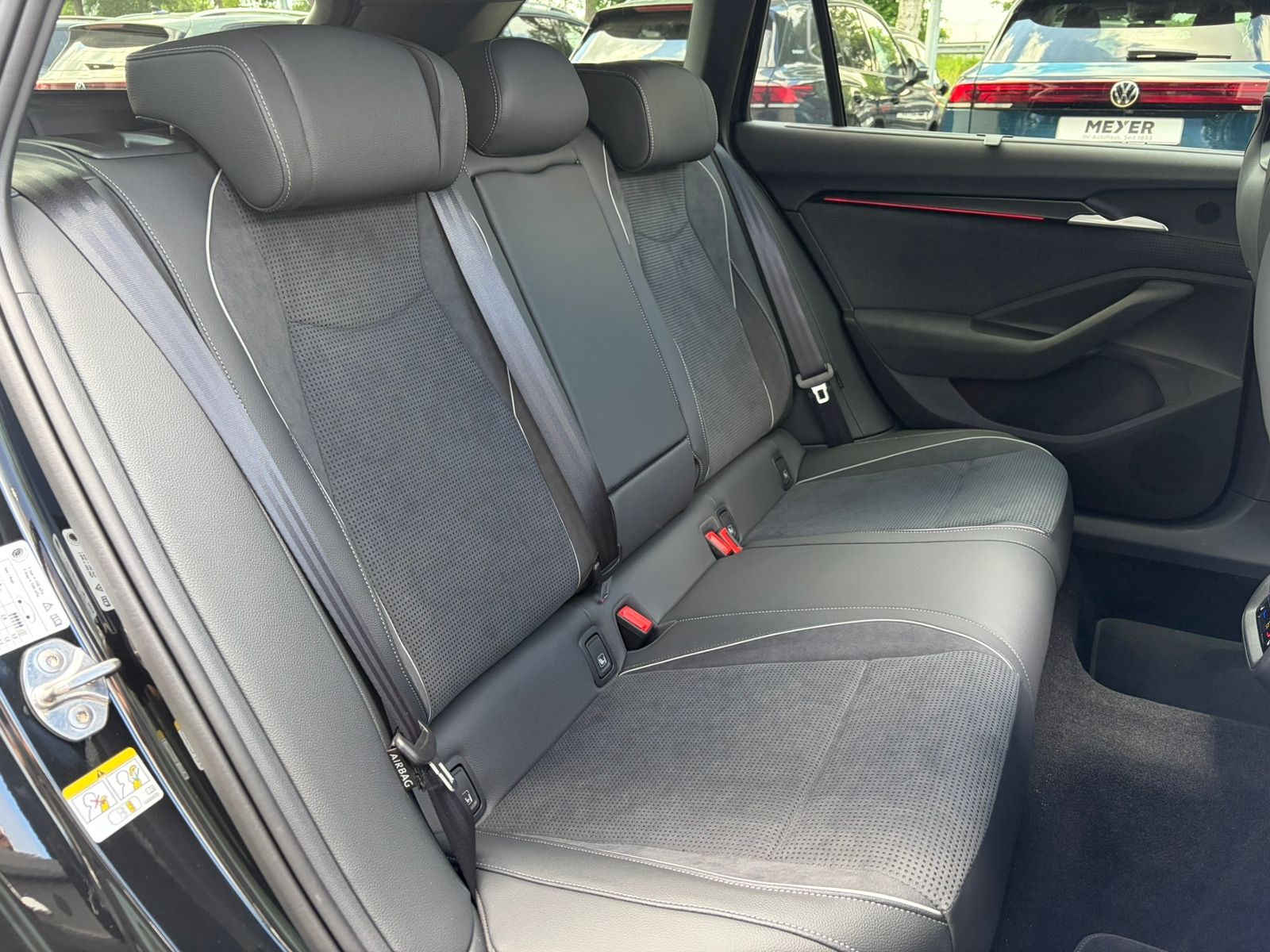 Fahrzeugabbildung SKODA Superb Combi  Sportline 1.5 TSI IV DSG *AHK,Navi