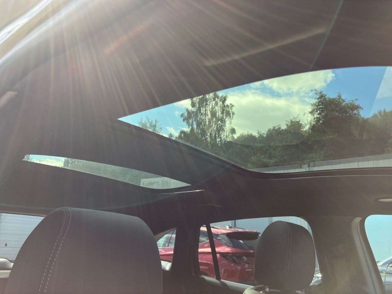 Fahrzeugabbildung Mercedes-Benz EQA 300 4M BONUS+AHK+PANO+STHZ+LHZ+CARPL+TOTWIN+