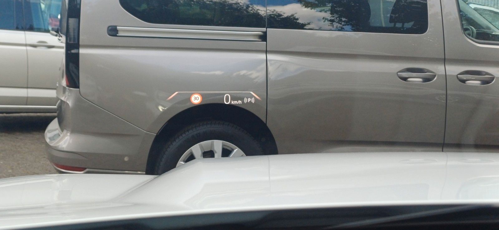BMW X1 sDrive18iA-Klimaa-Navi-360°-Memory-HeadUp-SHS foto 14