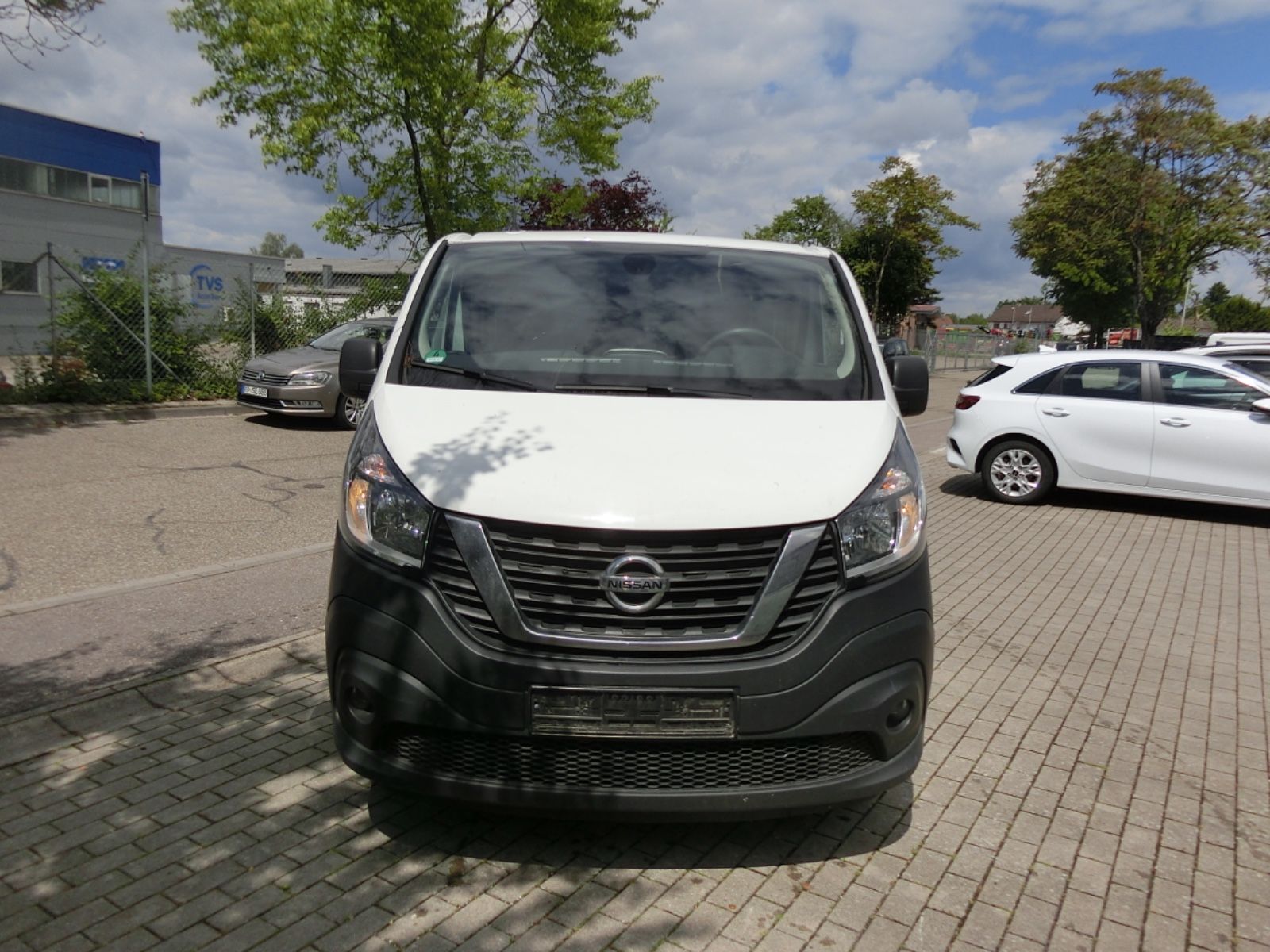 NISSAN NV300