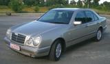 Mercedes-Benz E-Klasse Lim. E 230 Liebhaberauto NUR 115.406 km - Mercedes-Benz E 230 aus 1995
