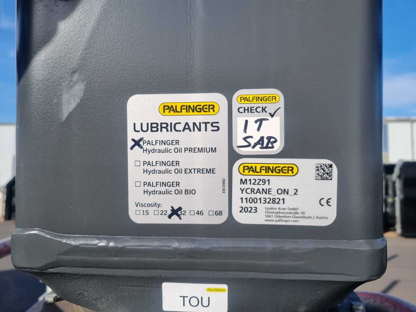 Fahrzeugabbildung Iveco X-Way AS300X57 Z/P HR ON+ 6x4 (6x6 Hi Traction)