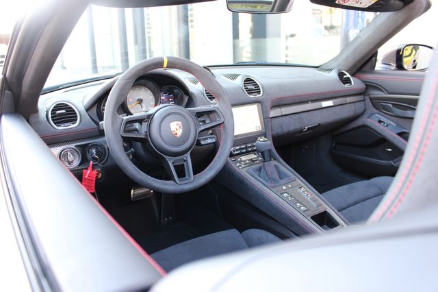 Porsche 718 SPYDER RS / WEISSACH-PAKET / LIFT / 18 Wege Porsche 718 SPYDER RS / WEISSACH-PAKET / LIFT / 18 Wege