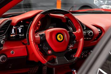 صورة مصغرة 30 لـ 2016 Ferrari 488 GTB