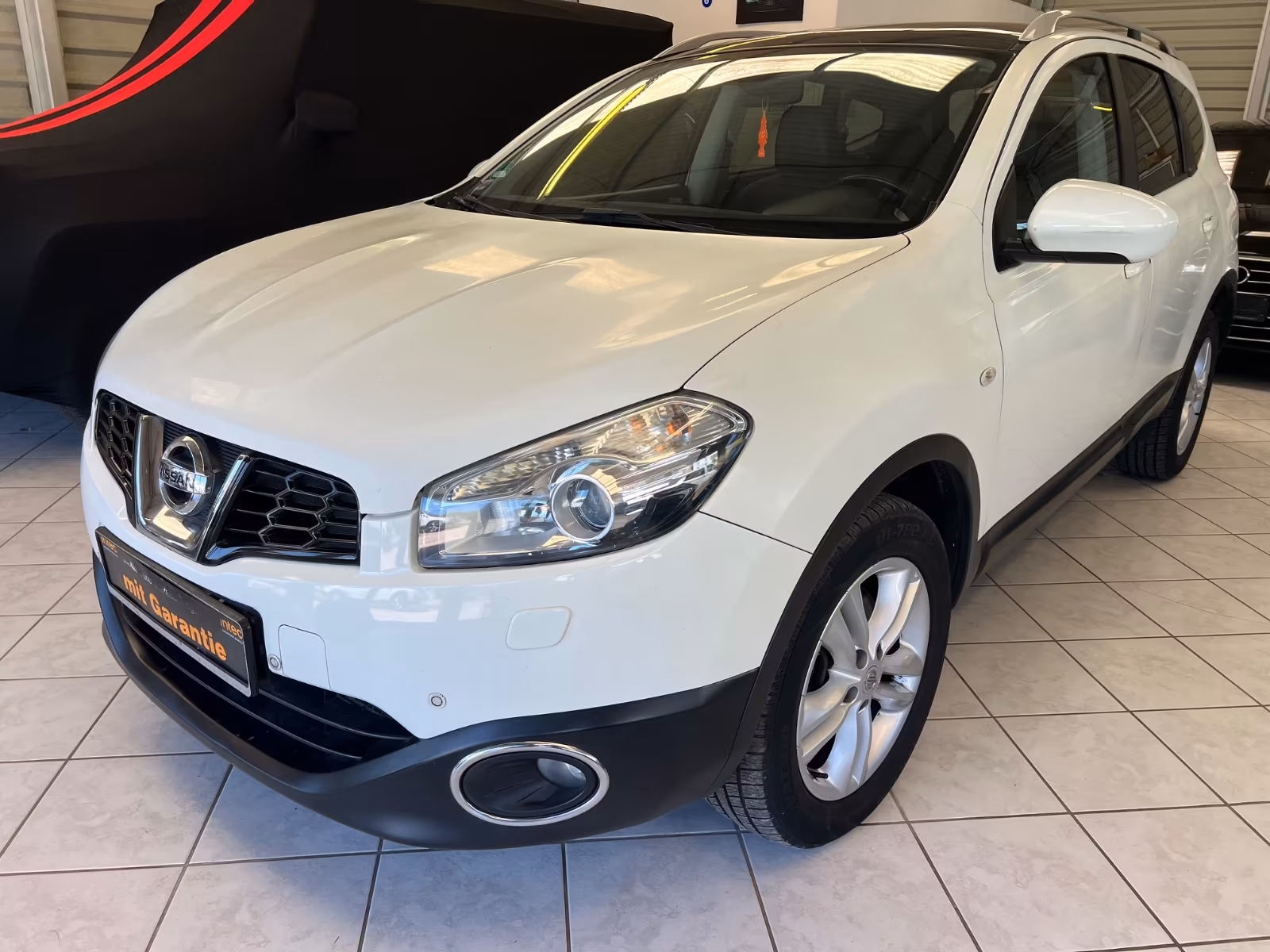 Nissan Qashqai+2 4X4 Autom Leder Navi 7xSitzer Pano