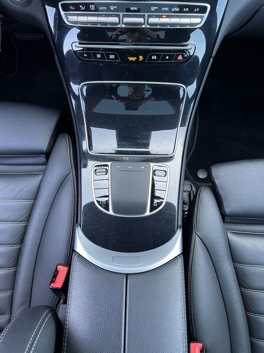 Fahrzeugabbildung Mercedes-Benz GLC 220d 4Matic AMG-Line NAV+LED+AHK+PANO+360°