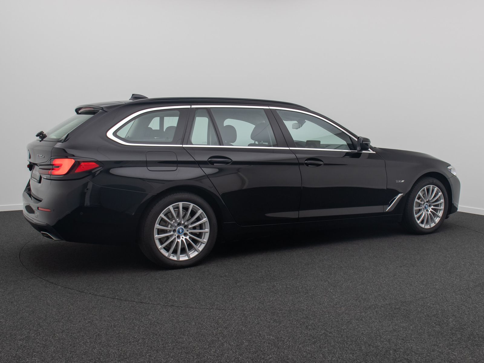 Fahrzeugabbildung BMW 530e MSportlenk Alarm DAB Kamera 4xKlima 18Zoll