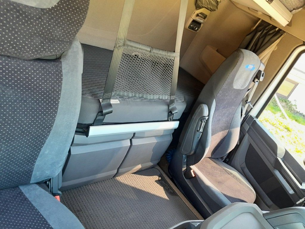 Fahrzeugabbildung DAF FT XF 530 NGD, PXP 4x4