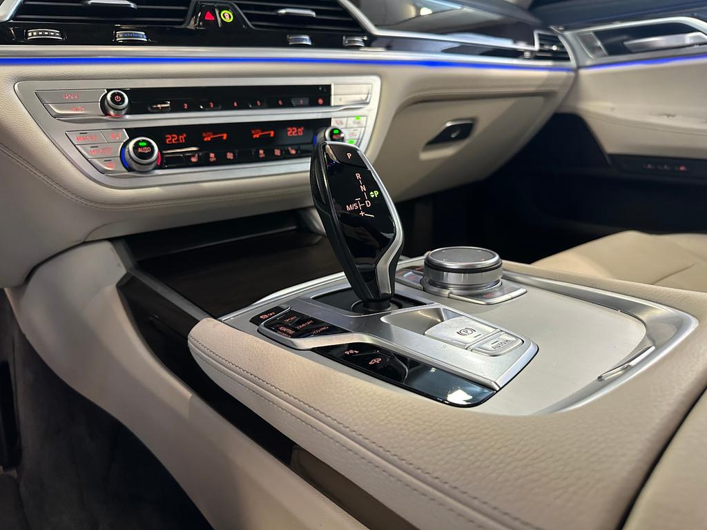 BMW 730