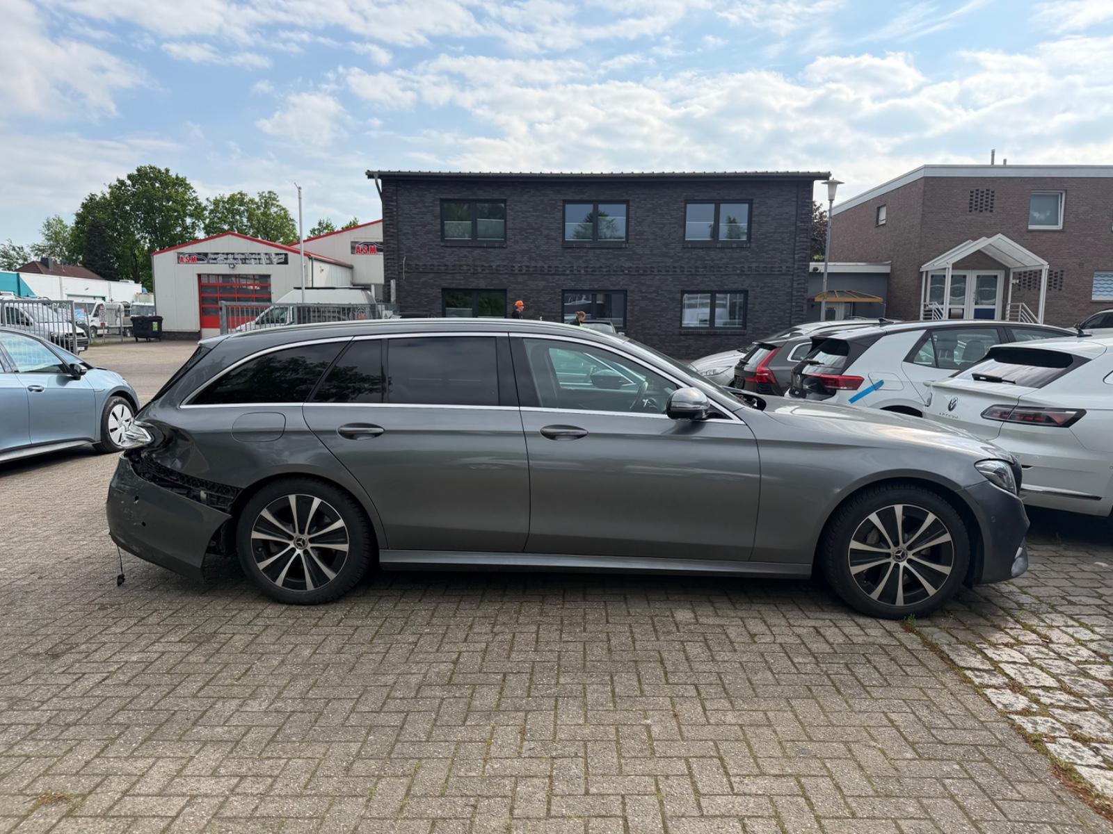 Mercedes-Benz E 350 T-Modell AMG-Line *UNFALL*WIDESCREEN*S-DAC