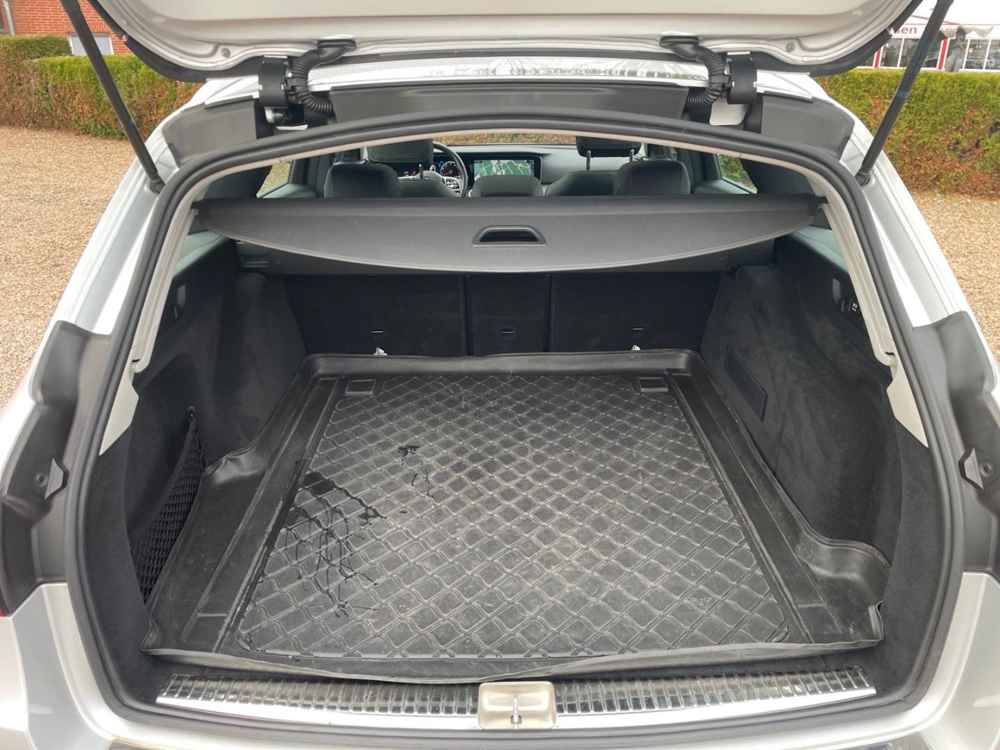 Fahrzeugabbildung Mercedes-Benz E 450 T-Modell 4Matic E-Klasse Avantgarde AHK