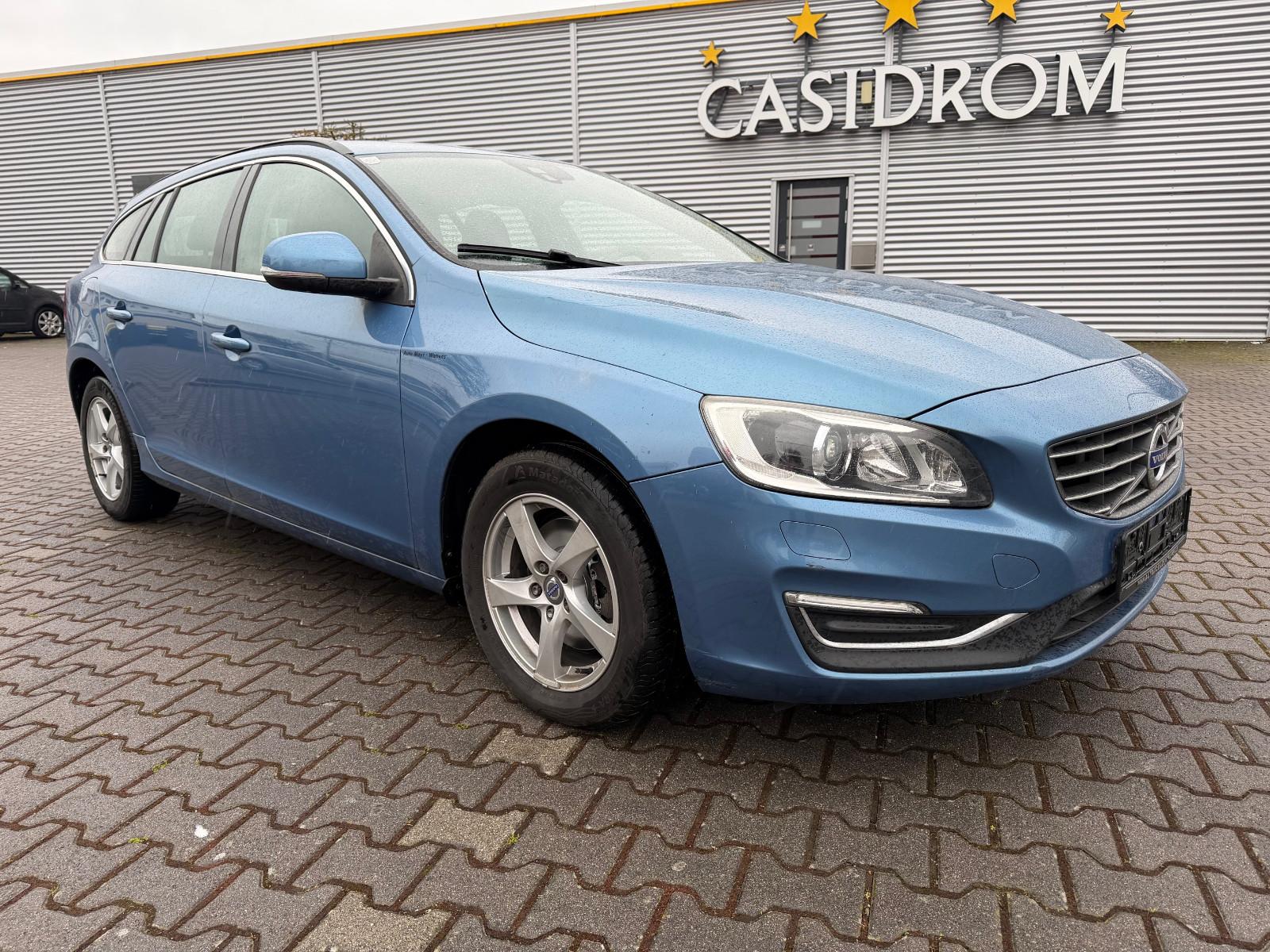 Volvo V60 D3 Momentum - XENON + SHZ
