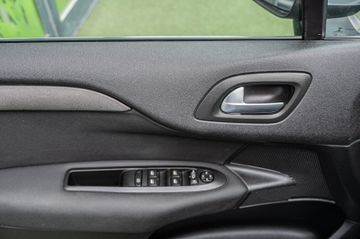 Fahrzeugabbildung Citroën C4 Lim. Selection 1.2  |NAVI|PDC|SHZ|KLIMAAUTOM.