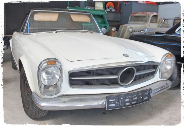 Mercedes-Benz 230 SL Pagode