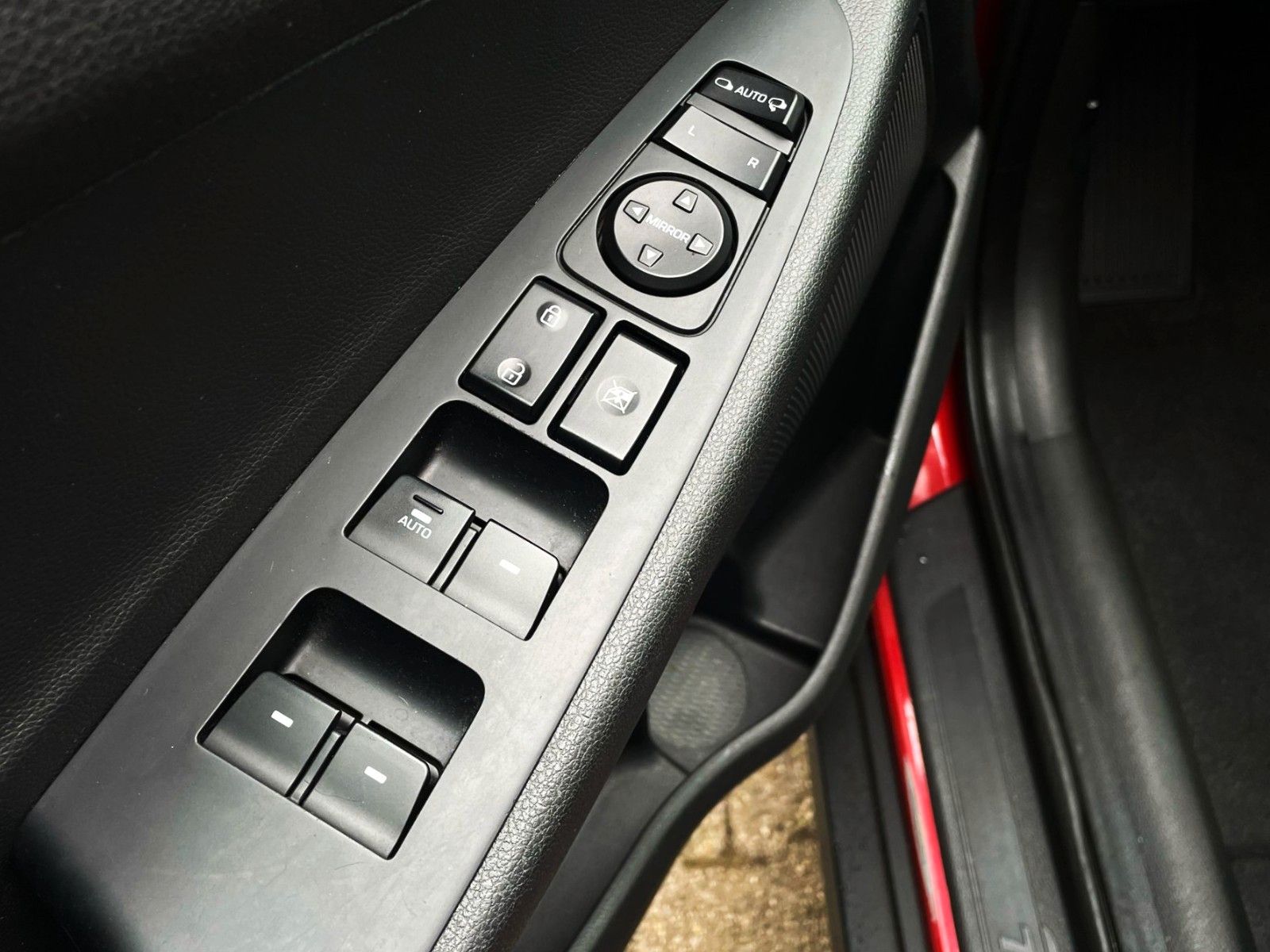 Fahrzeugabbildung Hyundai Tucson 1.7CRDi  KLIMAAUT NAVI SITZHZG CAM 2.Hd