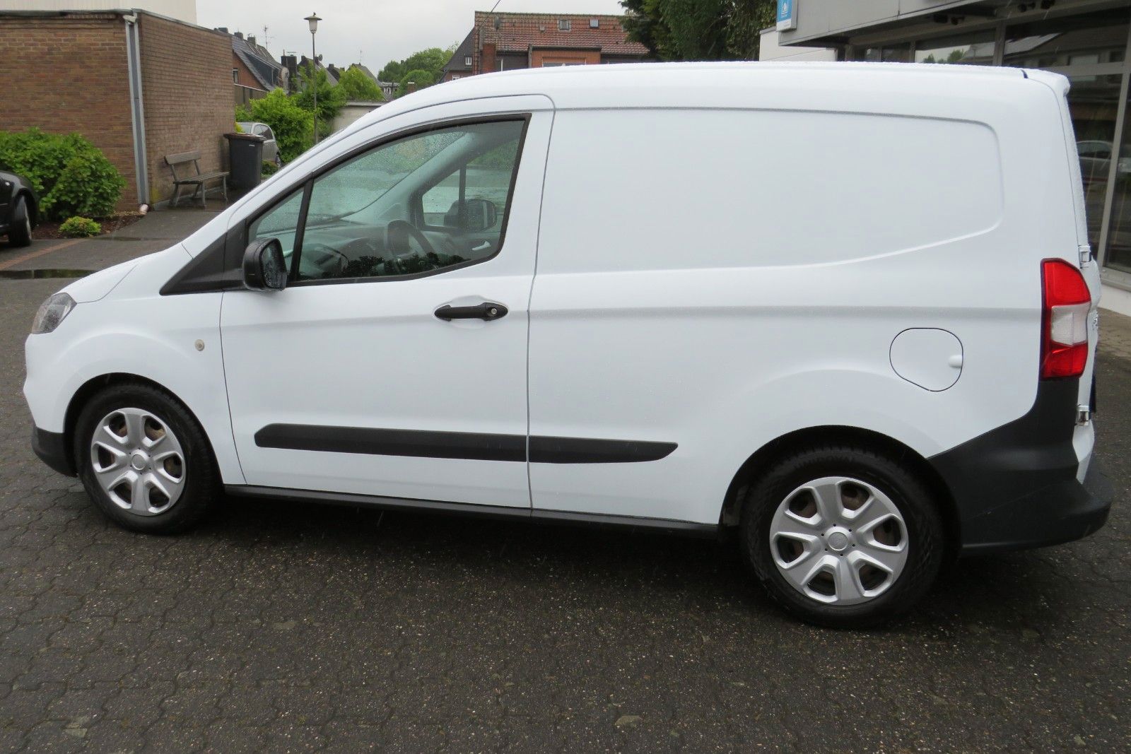 Fahrzeugabbildung Ford Transit Courier TREND NAVI SCHECKHEFT 1.HD