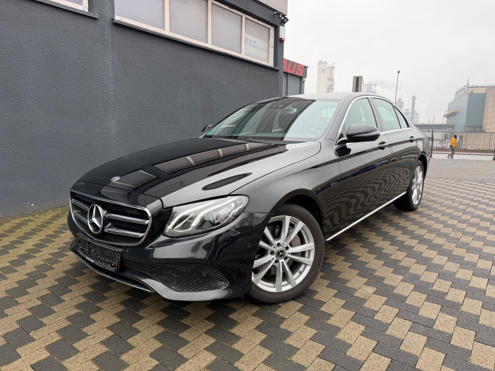 Mercedes-Benz E 300de EQ Power Navi Leder LED AHK Kamera