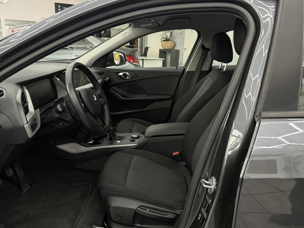BMW 118 i Advantage, LED, Head-Up, Navi, DAB