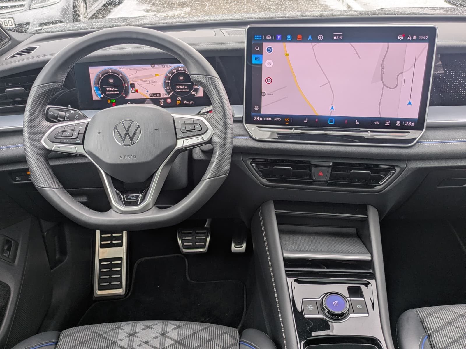 Fahrzeugabbildung Volkswagen Tayron 2.0 TDI 4M R-Line 7Si*MATRIX*AHK*PANO*HUD