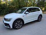 Volkswagen Tiguan Highline 4Motion R-Line Top Ausstattung - Volkswagen Tiguan mit Diesel-Antrieb: mit Klimaautomatik