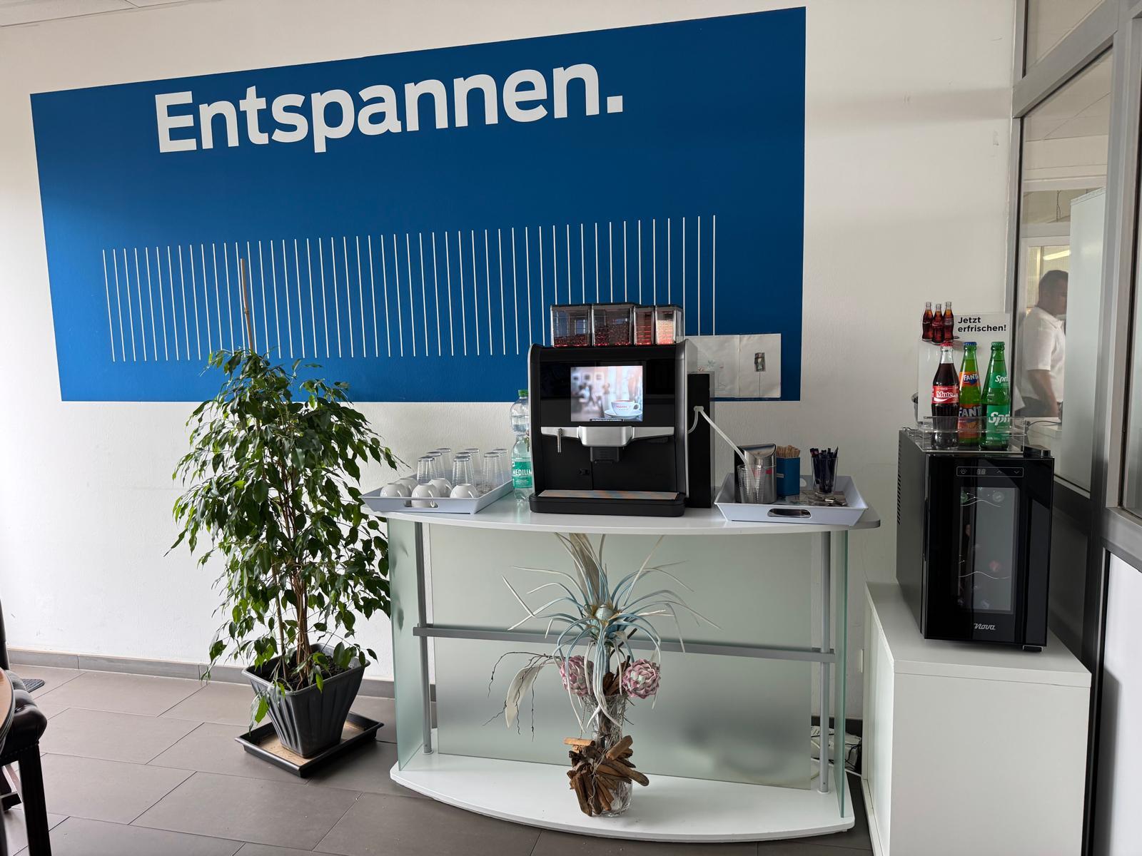 showroom-image-top