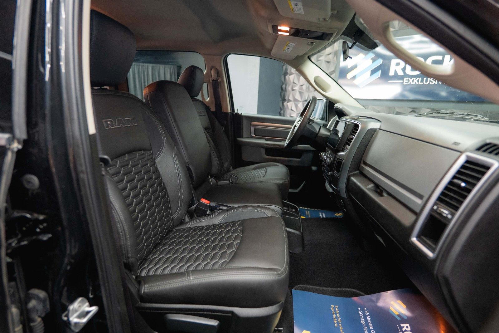 Fahrzeugabbildung Dodge RAM 5.7 V8 HEMI 4x4 OFFROAD Night-Paket *LED*AHK