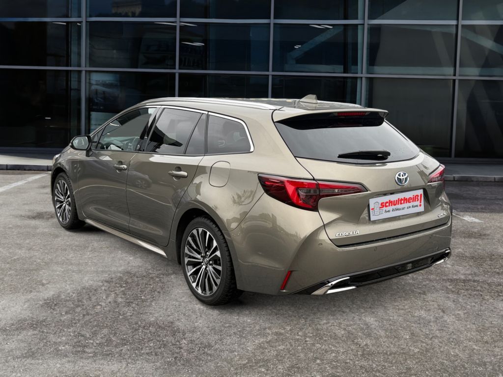 Fahrzeugabbildung Toyota Corolla 1.8 Hybrid Touring Sports Team Deutschla