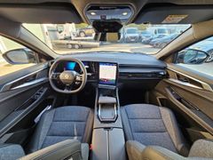 Fahrzeugabbildung Rafale Techno 1.2 E-TECH Hybrid 200 4Control adv