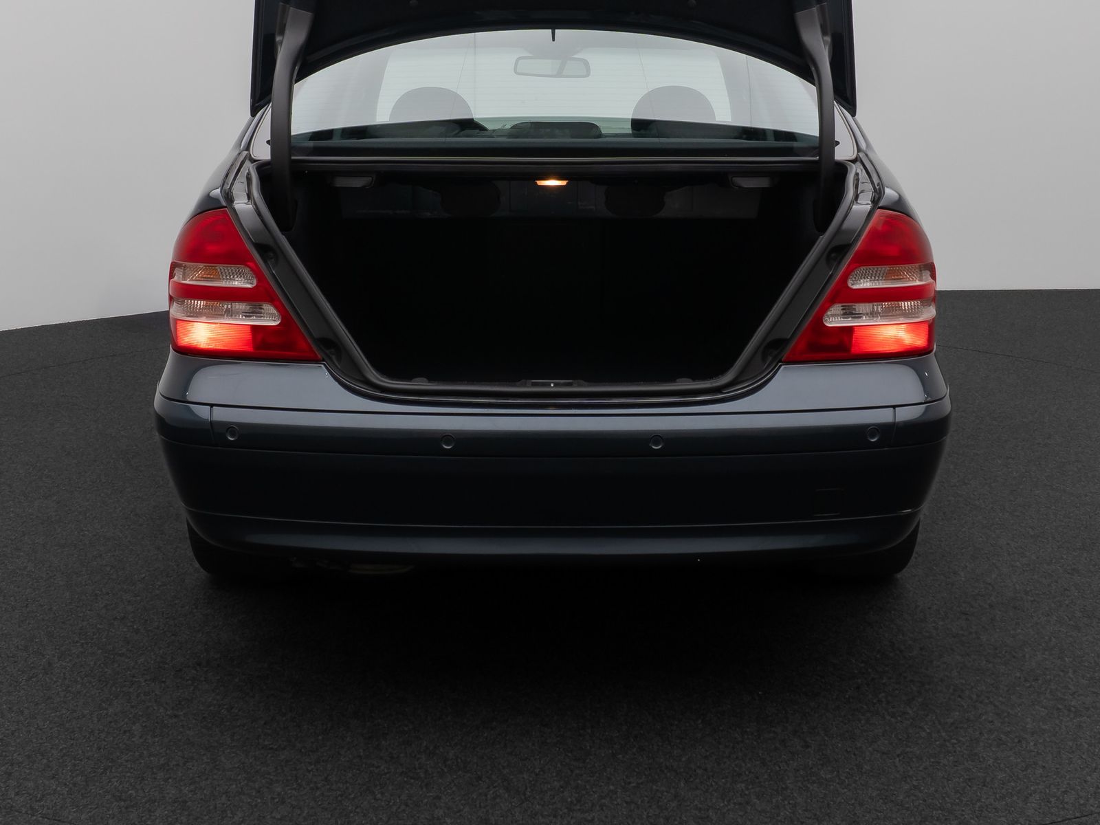 Fahrzeugabbildung Mercedes-Benz C 180 Limousine Kompressor Tempomat PDC