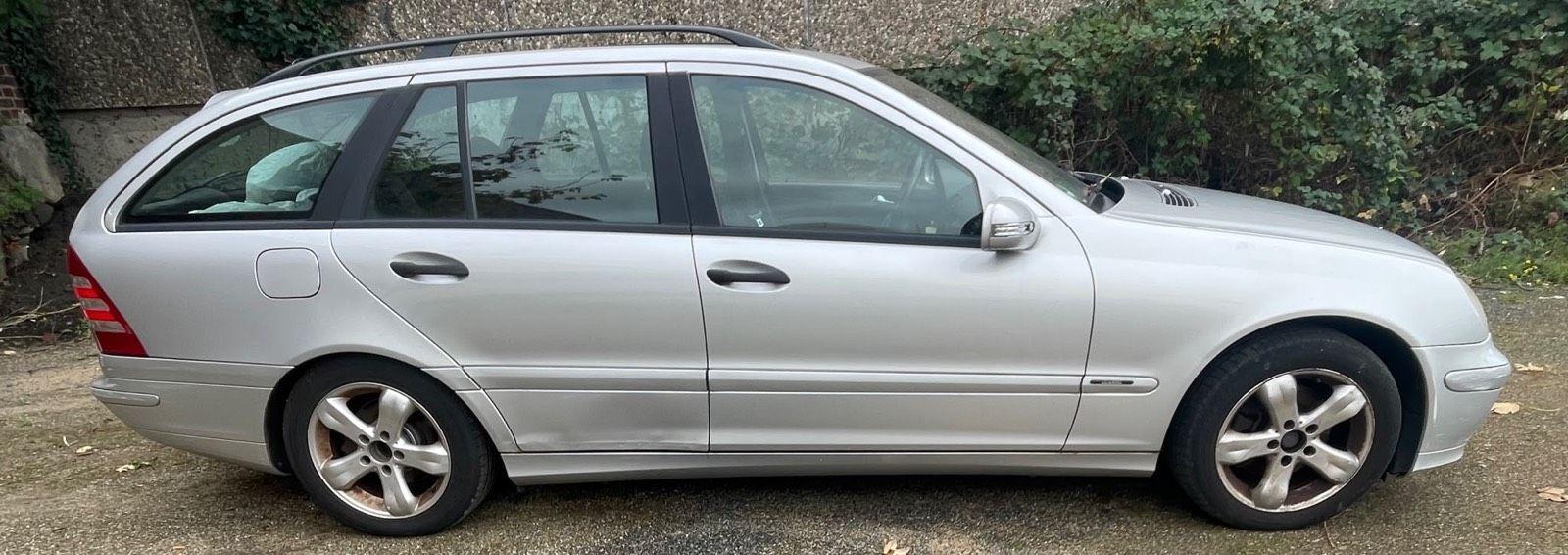 Mercedes-Benz C220 2004 — photo 8