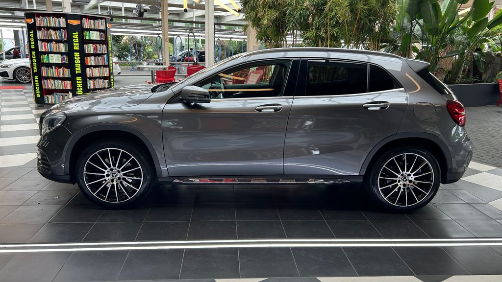 Image of Mercedes-Benz GLA 220