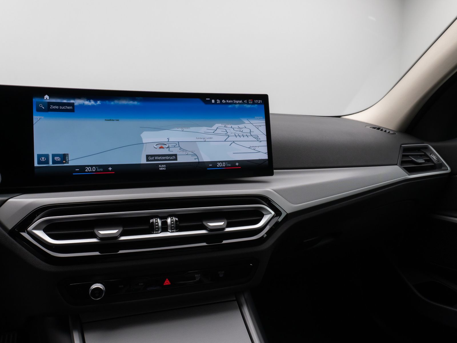 Fahrzeugabbildung BMW 318i HUD DAB CockPitPro PDC Geschwindigkeitsreg