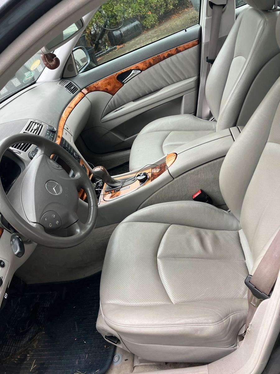 Mercedes-Benz E280 2005 — photo 9