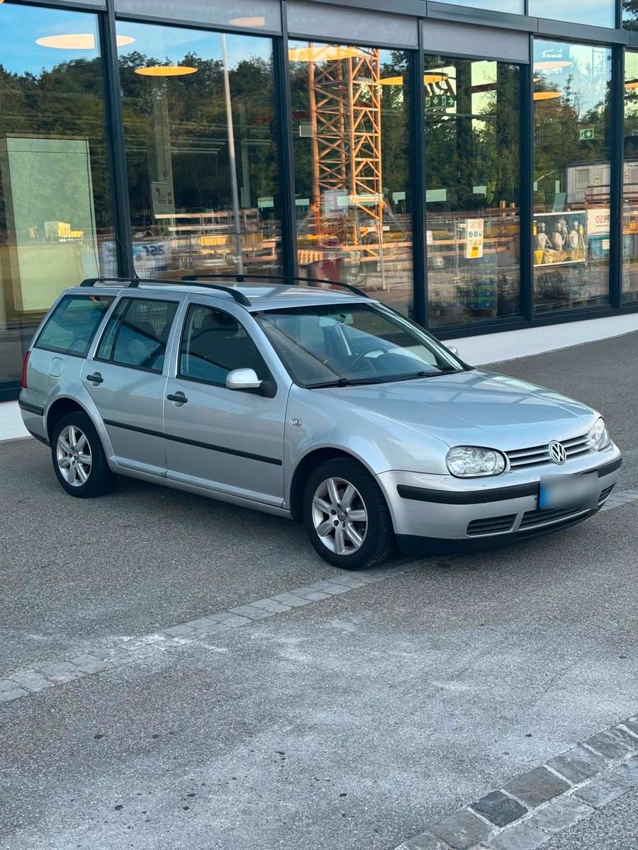 Volkswagen Golf 2006 — rear view